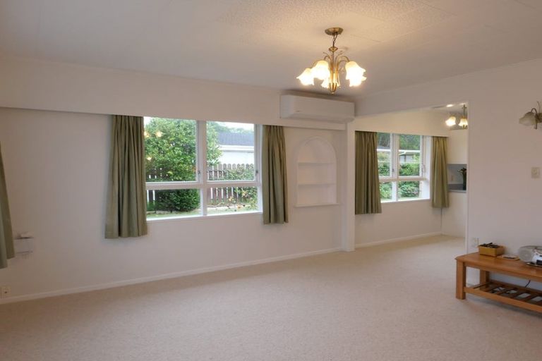 Photo of property in 2 Princeton Road, Raumati Beach, Paraparaumu, 5032