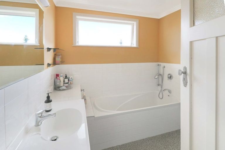 Photo of property in 9 Penrose Street, Woburn, Lower Hutt, 5010