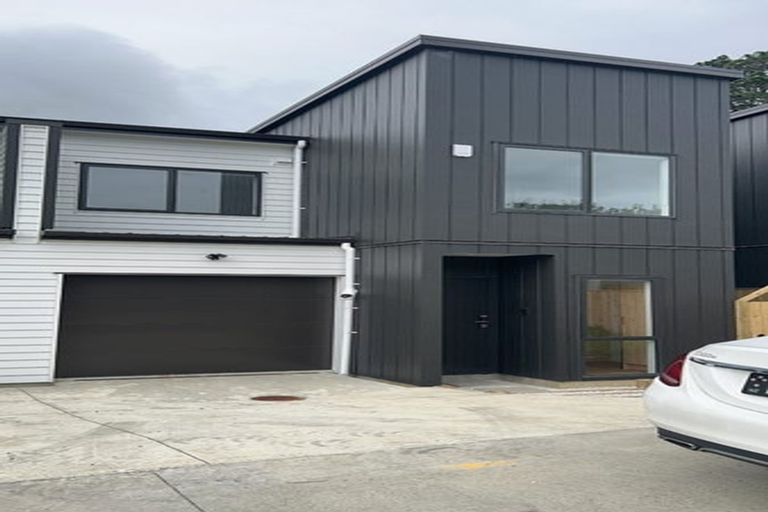 Photo of property in 10 Korokio Lane, Henderson, Auckland, 0612