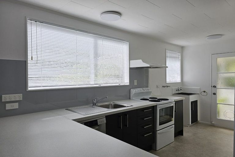 Photo of property in 2/196 Helston Road, Paparangi, Wellington, 6037