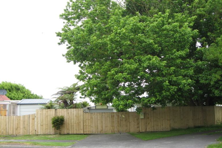 Photo of property in 23 Rountree Place, Conifer Grove, Takanini, 2112