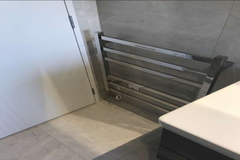 Photo of property in 2 Veneta Close, Flat Bush, Auckland, 2019