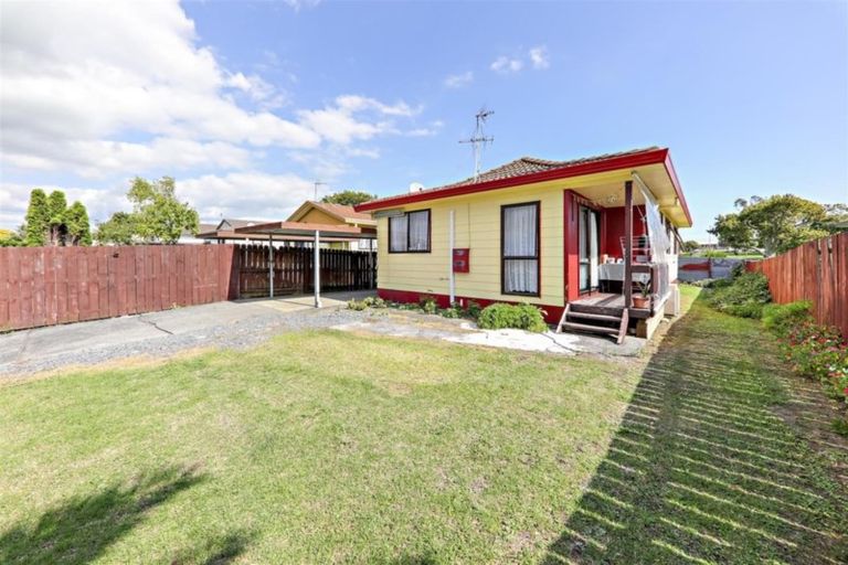 Photo of property in 2/18 Norrie Smith Avenue, Flat Bush, Auckland, 2023