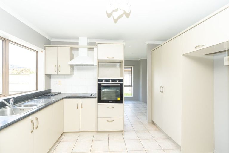 Photo of property in 12 Wakefield Place, Rototuna North, Hamilton, 3210