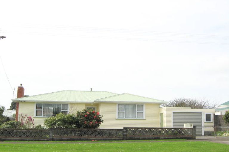 Photo of property in 76 Blake Street, Waitara, 4320