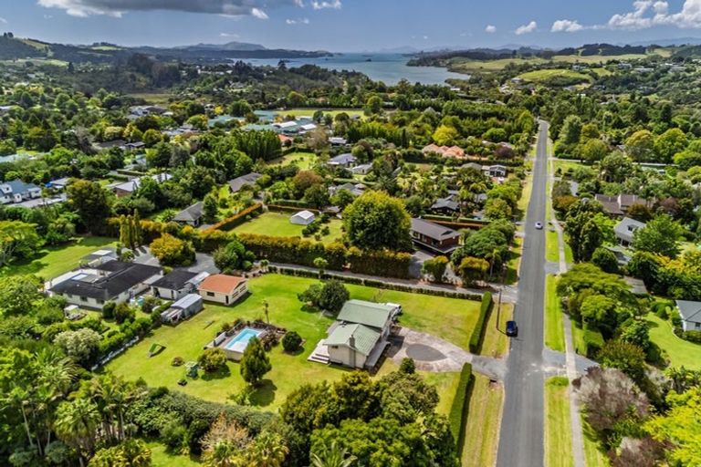 Photo of property in 10 Kendall Road, Kerikeri, 0230