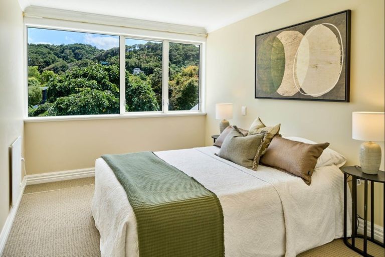 Photo of property in 5 Cheviot Road, Lowry Bay, Lower Hutt, 5013