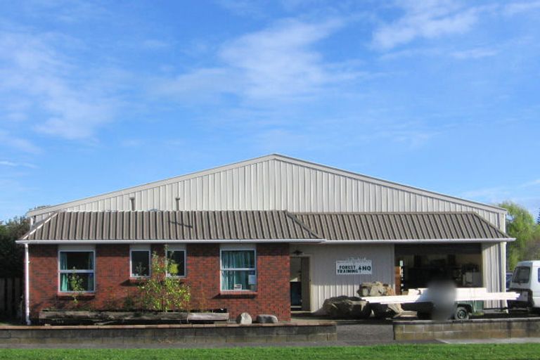 Photo of property in 24 Mckenzie Street, Levin, 5510