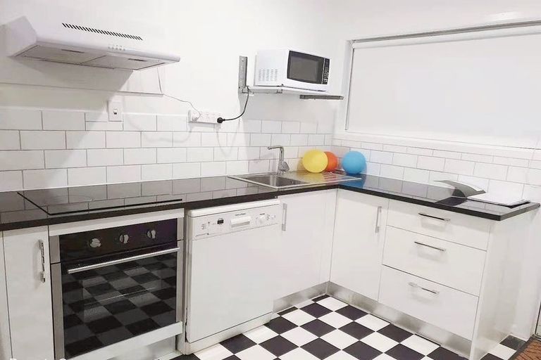 Photo of property in 3/3 Tralee Place, Hillcrest, Hamilton, 3216