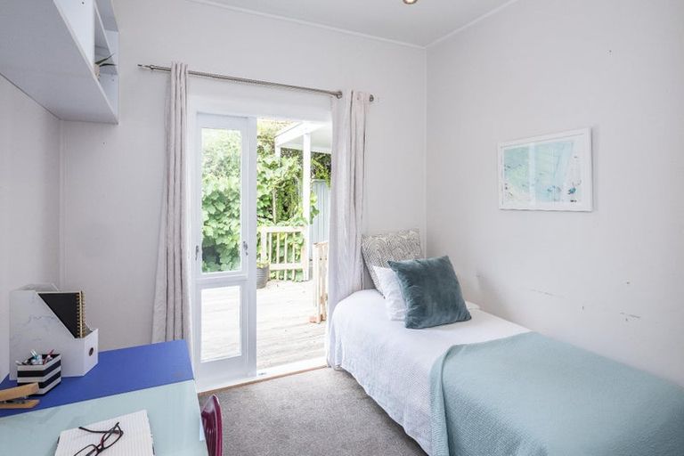 Photo of property in 16 Khandallah Road, Ngaio, Wellington, 6035