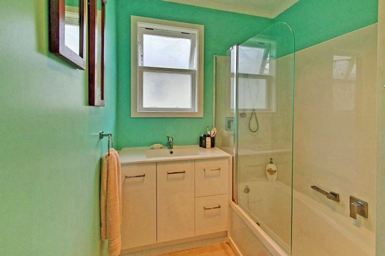 Photo of property in 3 Vogel Place, Marewa, Napier, 4110