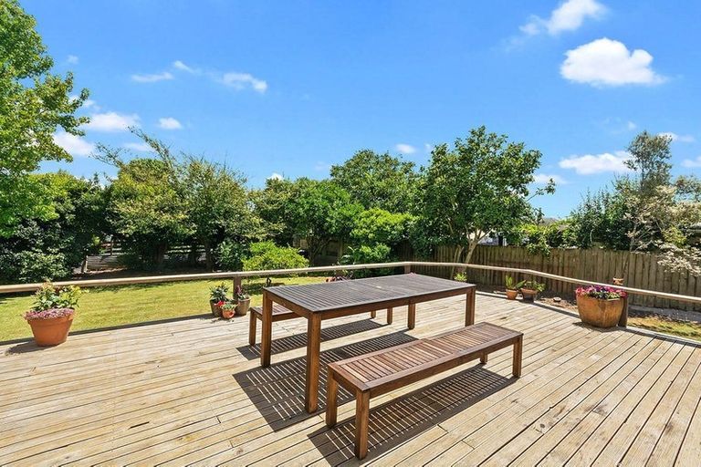 Photo of property in 106 Te Atatu Road, Te Atatu South, Auckland, 0610