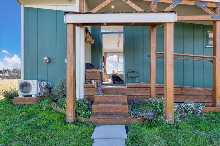 Photo of property in 1423 Poyntzs Road, West Eyreton, Rangiora, 7475