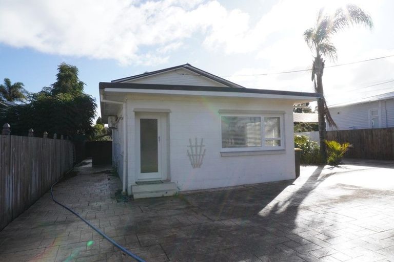 Photo of property in 80 Ngataringa Road, Devonport, Auckland, 0624