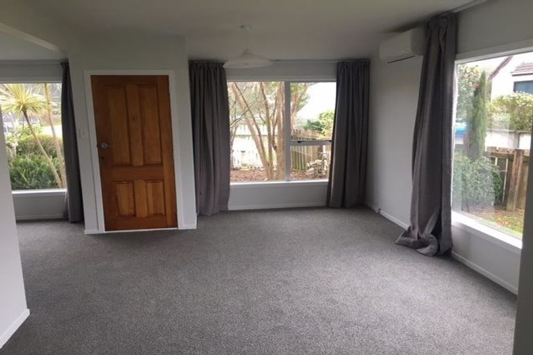 Photo of property in 8a Alister Way, Churton Park, Wellington, 6037
