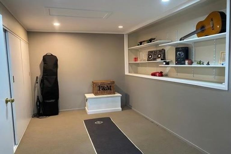 Photo of property in 28a Clovelly Road, Bucklands Beach, Auckland, 2012