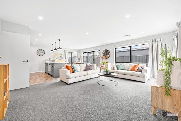 Photo of property in 11 Castletown Street, Wallaceville, Upper Hutt, 5018