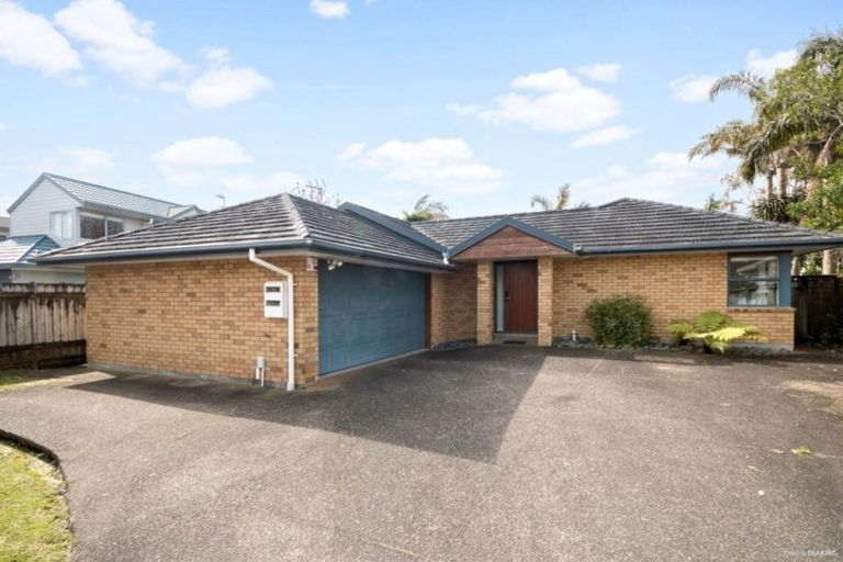 Photo of property in 7 Harbour Lights Close, West Harbour, Auckland, 0618