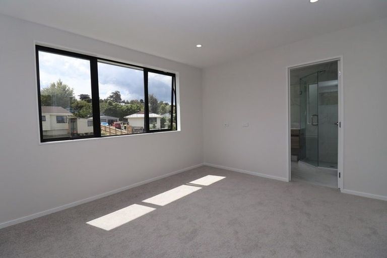 Photo of property in 127b Oreil Avenue, West Harbour, Auckland, 0618