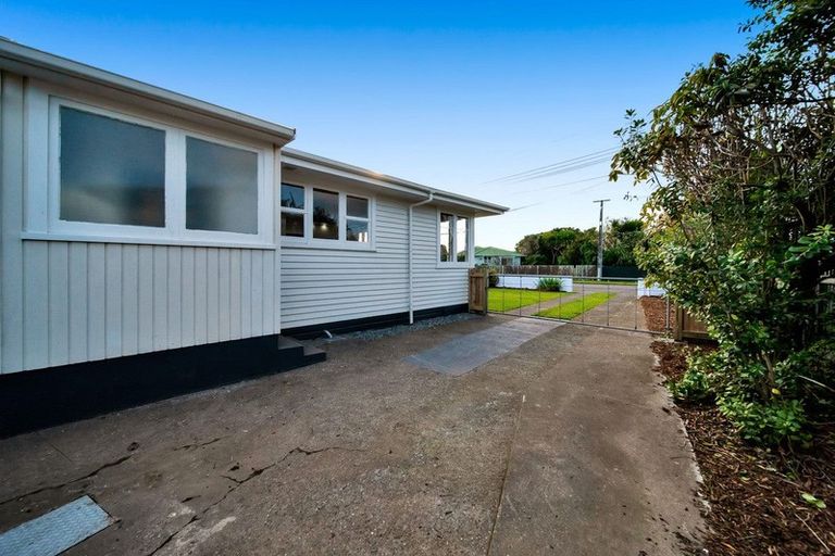 Photo of property in 9 Pacey Avenue, Hawera, 4610