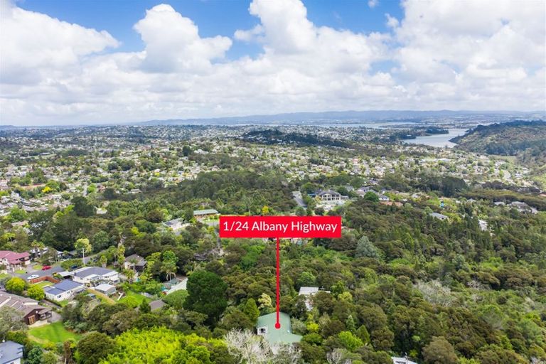 Photo of property in 1/24 Albany Highway, Greenhithe, Auckland, 0632