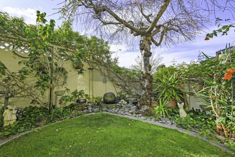 Photo of property in 2/102 Southampton Street West, Hastings, 4122