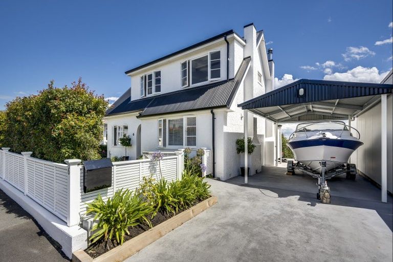 Photo of property in 6 Coleman Terrace, Hospital Hill, Napier, 4110