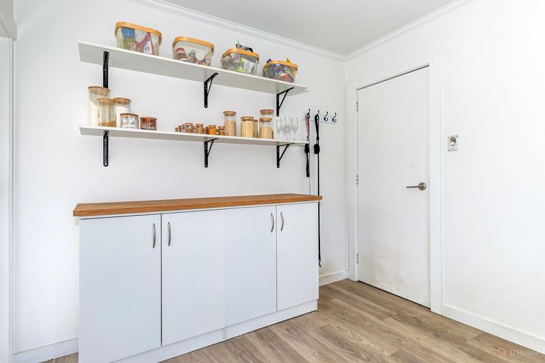 Photo of property in 17 Parsonage Road, Waimate, 7924