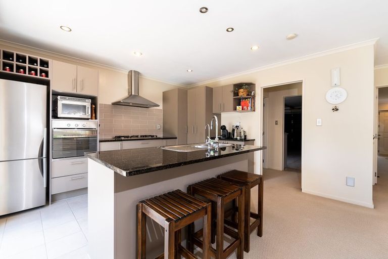 Photo of property in 14 Bridgefield Crescent, Flat Bush, Auckland, 2016