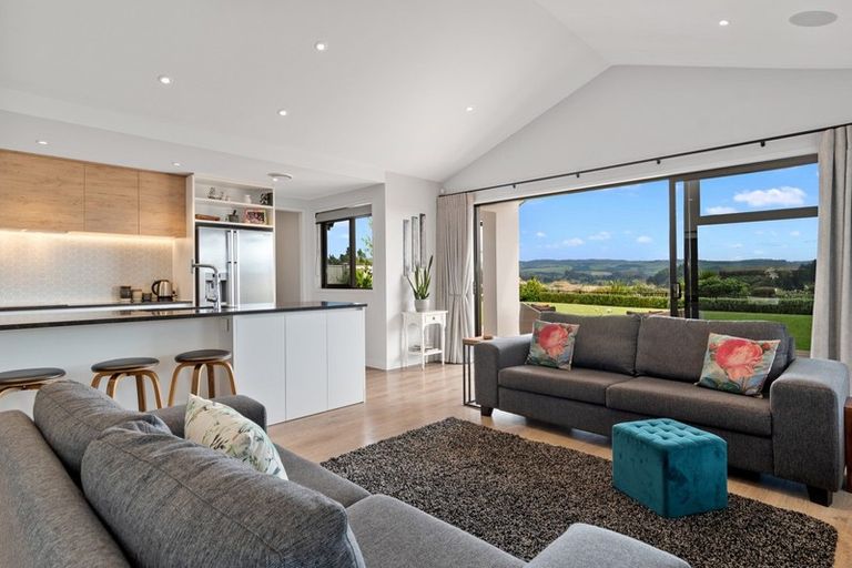 Photo of property in 71 Penetaka Heights, Pyes Pa, Tauranga, 3112