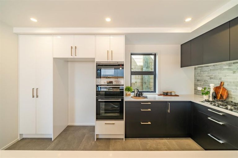 Photo of property in 37a Waitaria Terrace, Aotea, Porirua, 5024