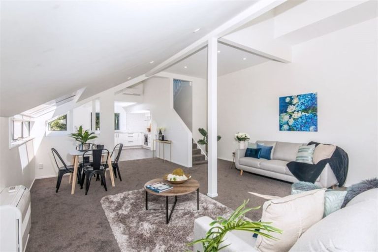 Photo of property in 33 Homebush Road, Khandallah, Wellington, 6035