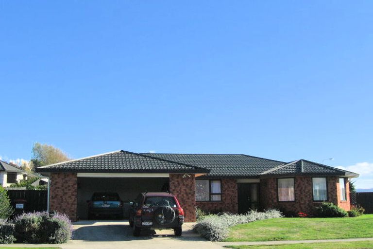Photo of property in 58 Guildford Drive, Paraparaumu, 5032