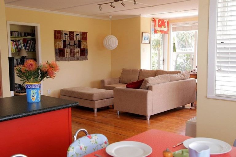 Photo of property in 44 Sarah Street, Waikawa Beach, Levin, 5573