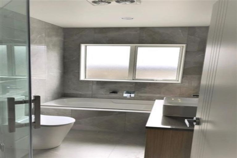 Photo of property in 29 Cooladawson Drive, Flat Bush, Auckland, 2019