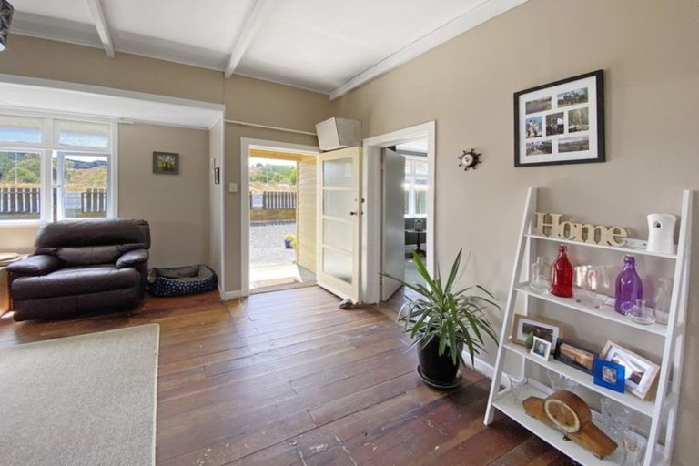 Photo of property in 11 Makohine Lane, Ohingaiti, Kimbolton, 4785