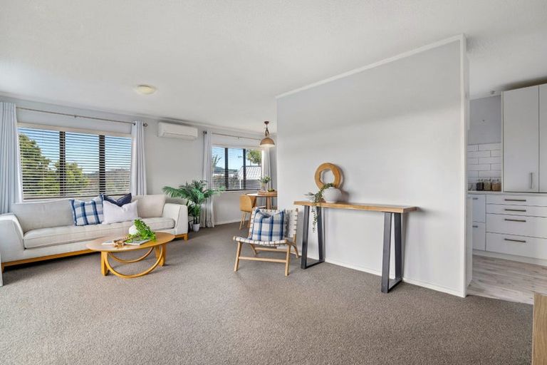 Photo of property in 15a Ngahere Views, Orewa, 0931