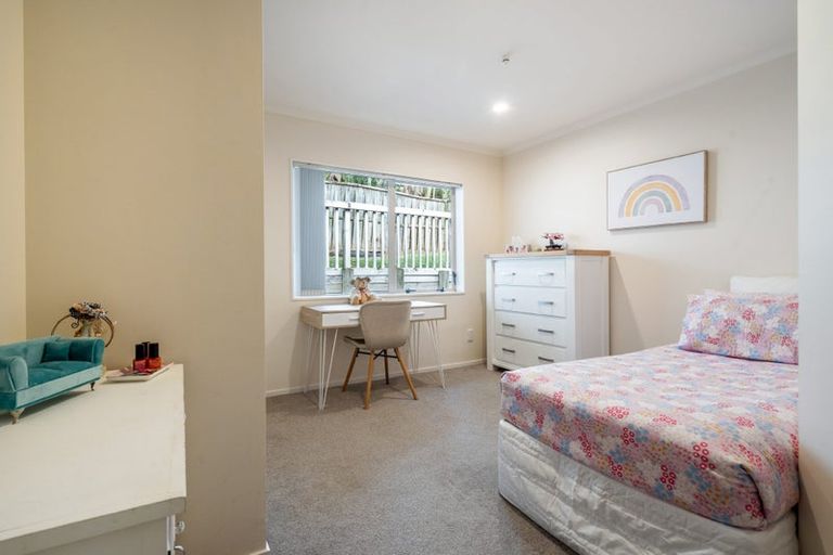 Photo of property in 11 Phoebe Meikle Place, Torbay, Auckland, 0630