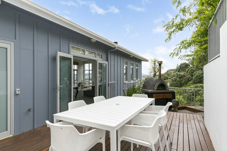 Photo of property in 10 Tannadyce Street, Strathmore Park, Wellington, 6022