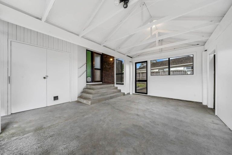 Photo of property in 2/7 Benygloe Place, Highland Park, Auckland, 2010