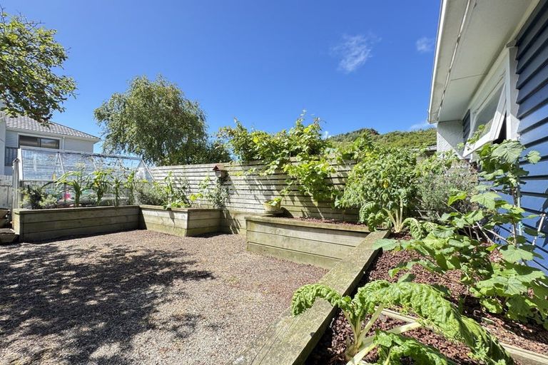 Photo of property in 6 Mahoe Street, Tawa, Wellington, 5028