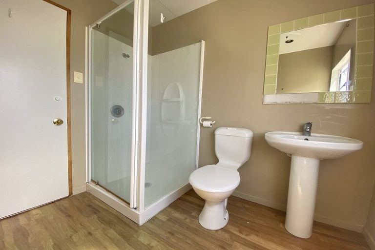 Photo of property in 32 Avalon Crescent, Fernhill, Queenstown, 9300