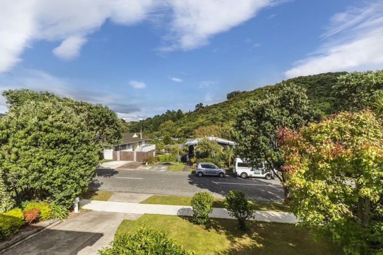 Photo of property in 5 Ayton Drive, Whitby, Porirua, 5024