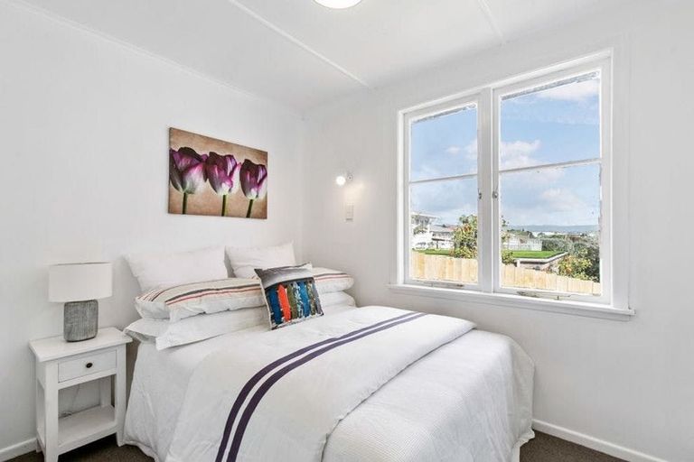 Photo of property in 53a Sylvan Crescent, Te Atatu South, Auckland, 0610