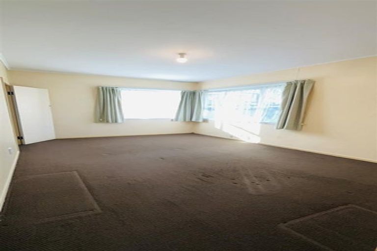 Photo of property in 29 Vodanovich Road, Te Atatu South, Auckland, 0610