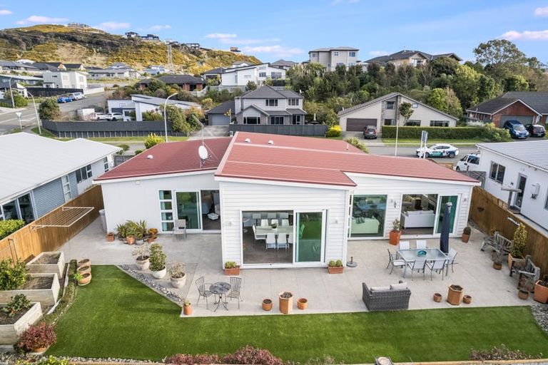 Photo of property in 61 James Cook Drive, Whitby, Porirua, 5024