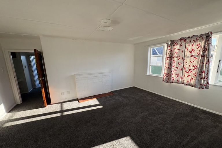 Photo of property in 45 Goldsmith Crescent, Levin, 5510
