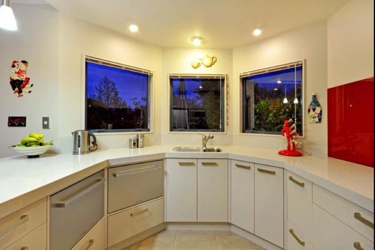 Photo of property in 2 Rimu Rise, Albany, Auckland, 0632