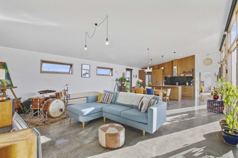 Photo of property in 62 Anglers Avenue, Warea, New Plymouth, 4381