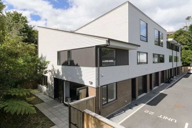 Photo of property in 18/8 Thatcher Crescent, Crofton Downs, Wellington, 6035